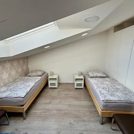 Gemütliche Im Dachgeschoss Steinmauern